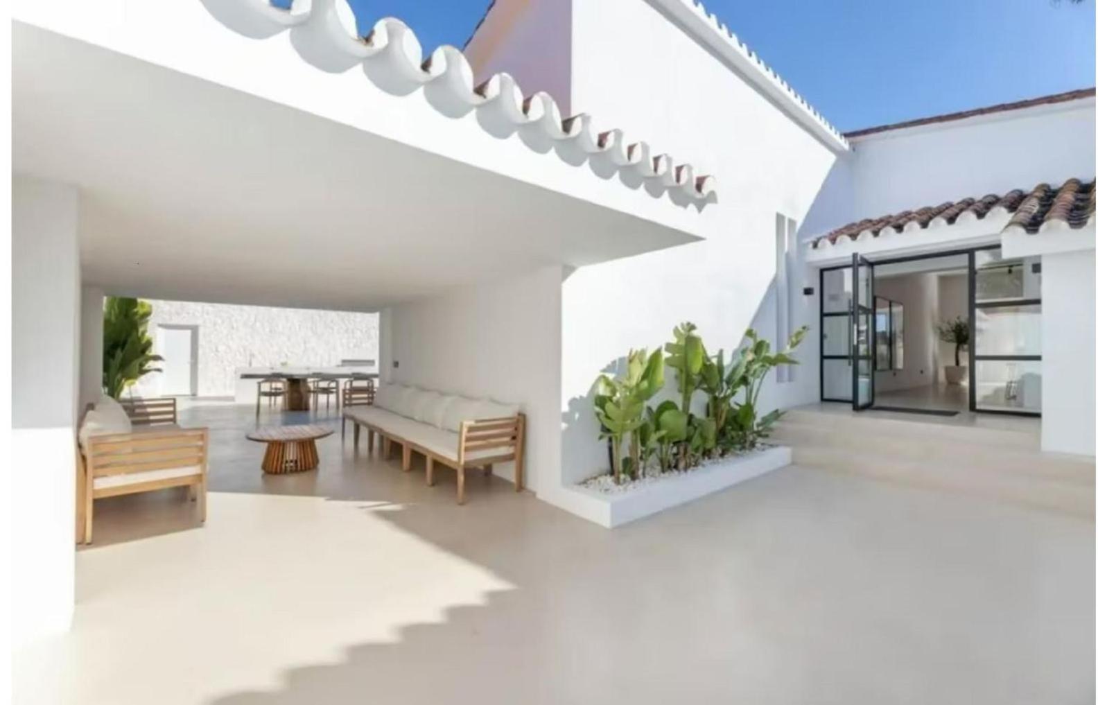 Casa *
